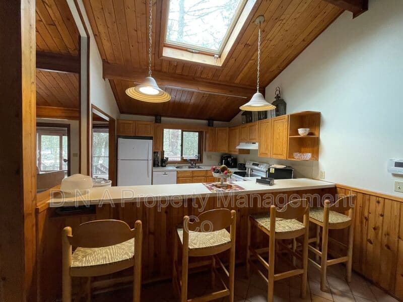 Cresco House: 3530 Spruce Cabin Road
