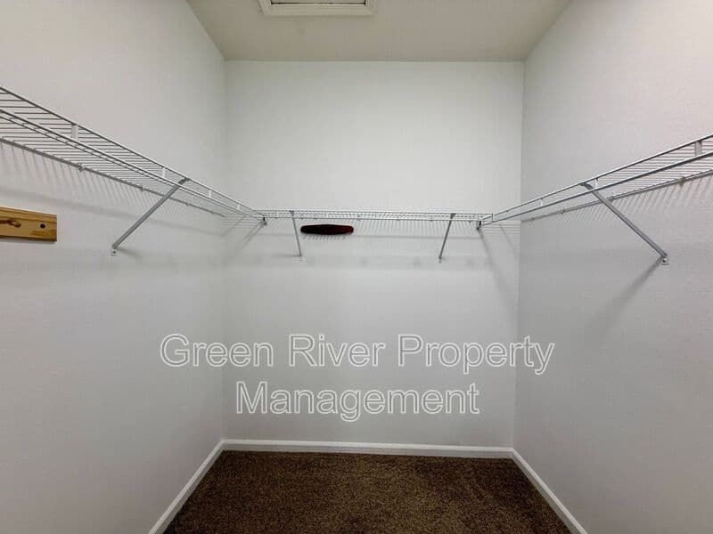 Jacksonville House: 10550 Baymeadows Road