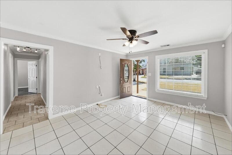 Fort Worth House: 1221 Blalock Avenue