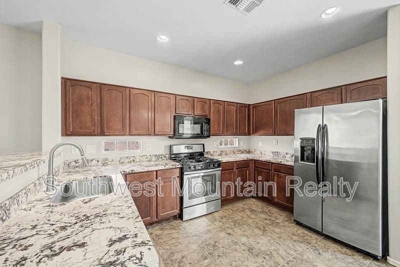 Maricopa House: 44967 W Sage Brush Dr
