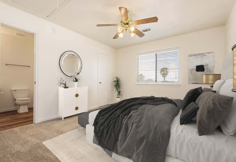 Dickinson Townhome: 2102 St Lucia Calle