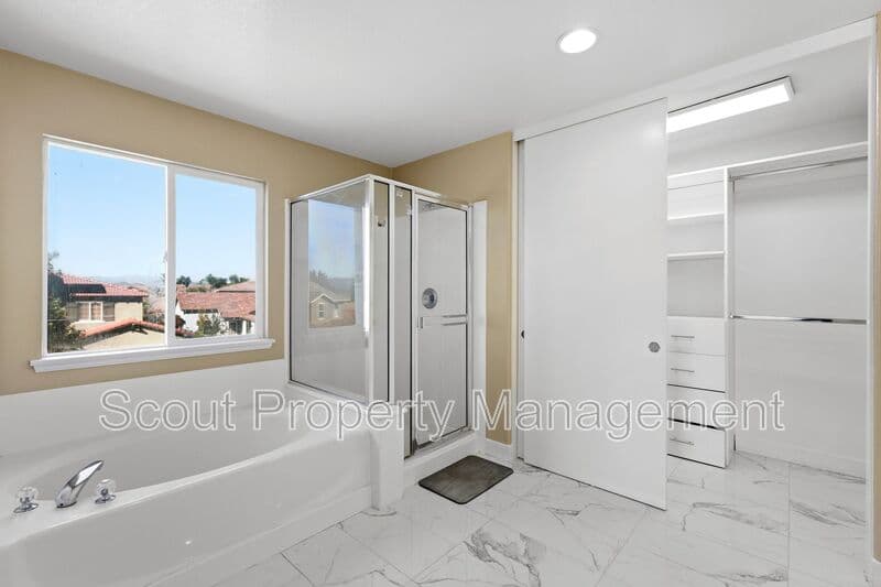 Menifee House: 28629 Maplewood Drive