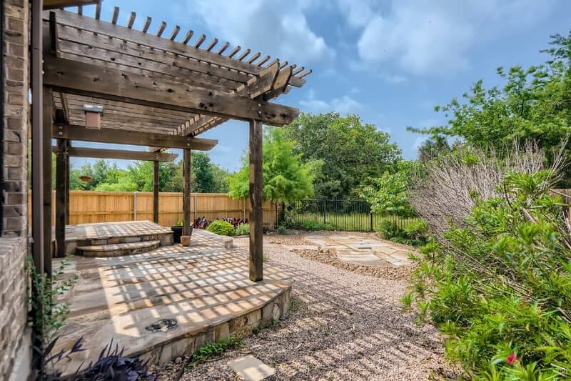 Round Rock House: 400 Entrada Way