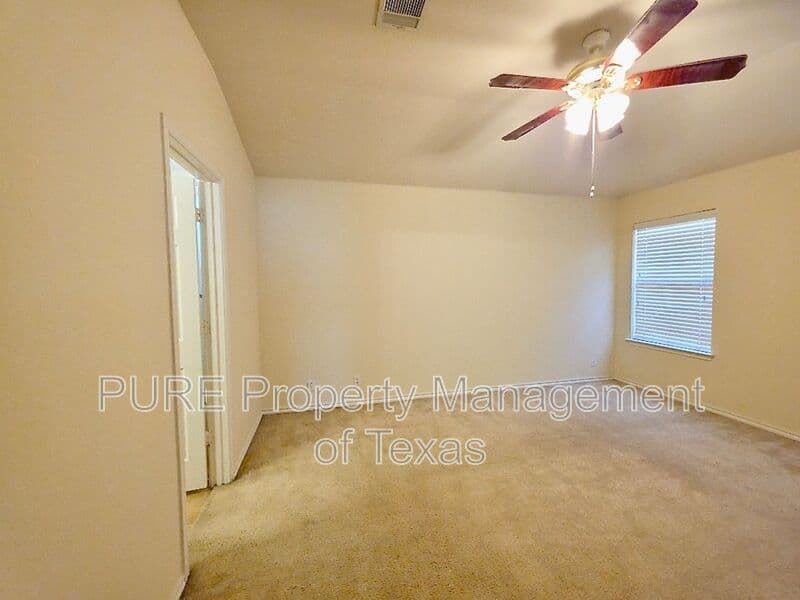 Hutto House: 204 Delby St.