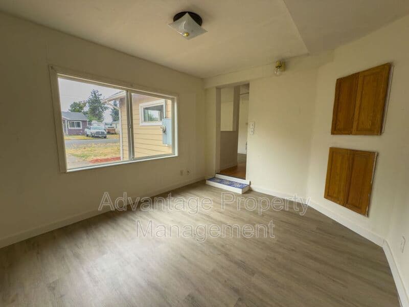 Albany House: 319 15th Ave SE