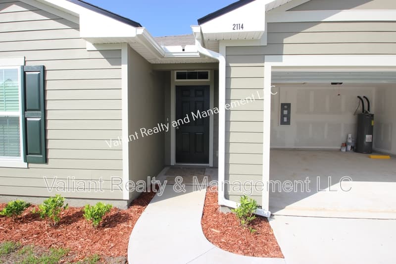 Jacksonville House: 2114 Tyson Lake Drive