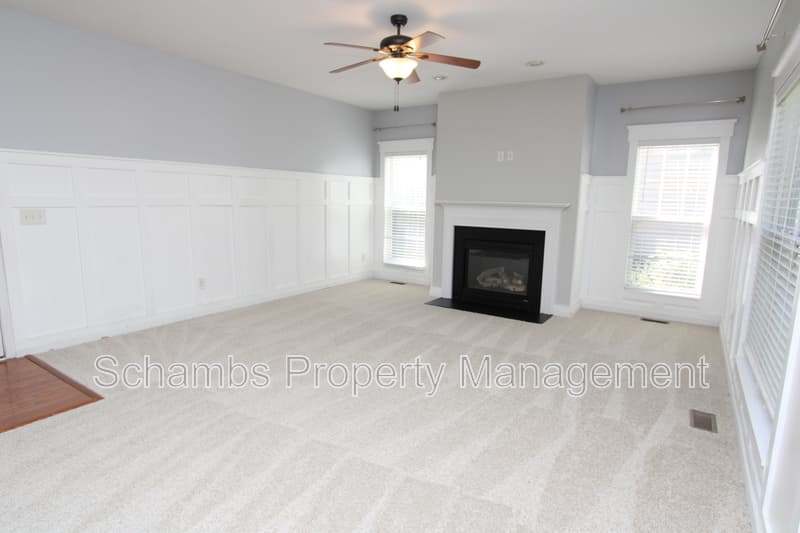 Holly Springs House: 208 Chieftain Dr