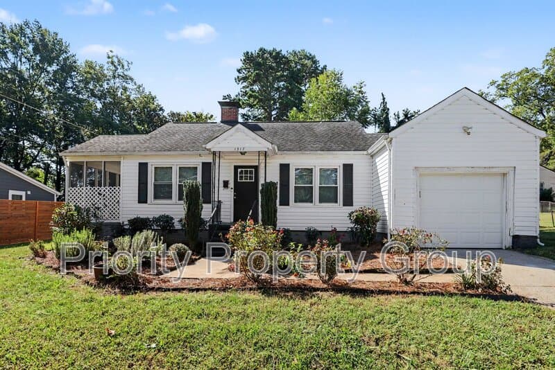 Charlotte House: 1317 Remount Road