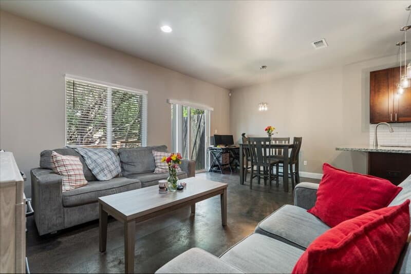 Lago Vista Condo: 5800 Club House Drive A