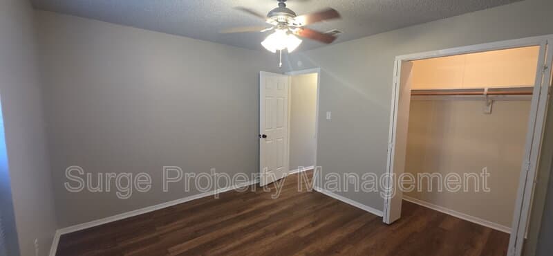 Benbrook Condo: 233 Vista Way