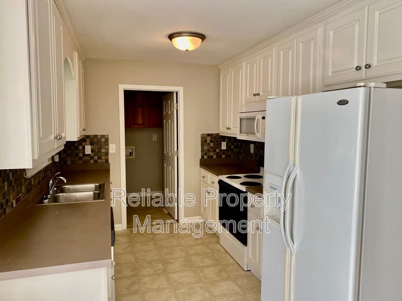 Willow Spring House: 31 Barley Ct