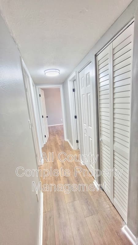 Jacksonville House: 3319 Hunt St