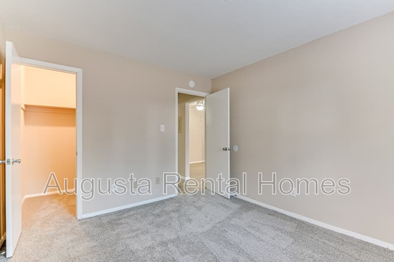 Augusta Condo: 2515 Center West Parkway - 9O