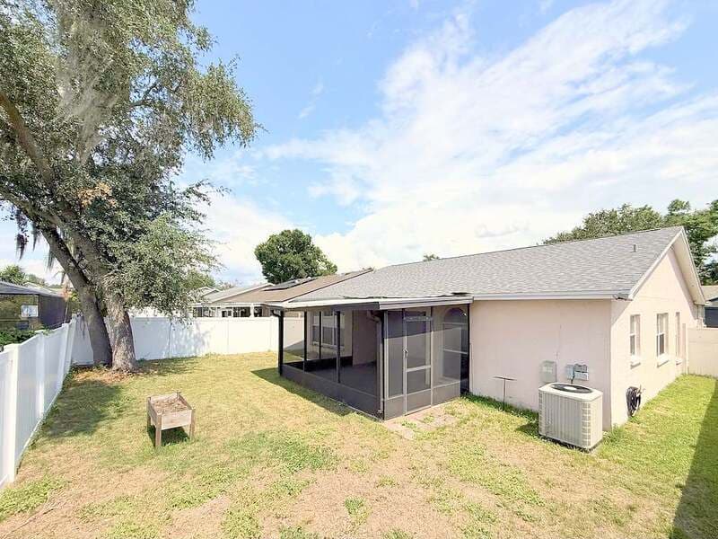 Valrico House: 1118 Hardwood Drive
