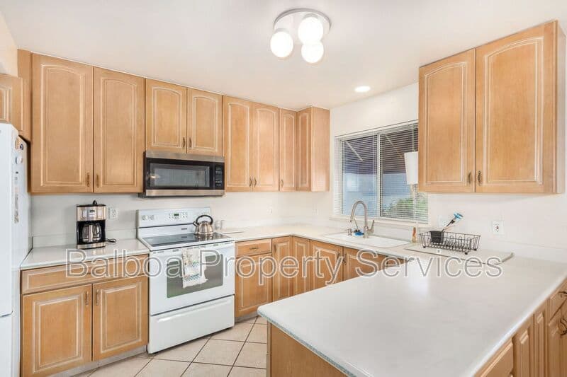 Mesa Condo: 220 N 22nd Pl