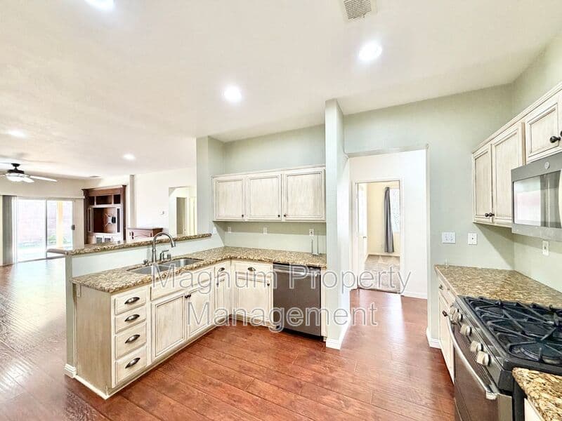 Menifee House: 33205 Gypsum St
