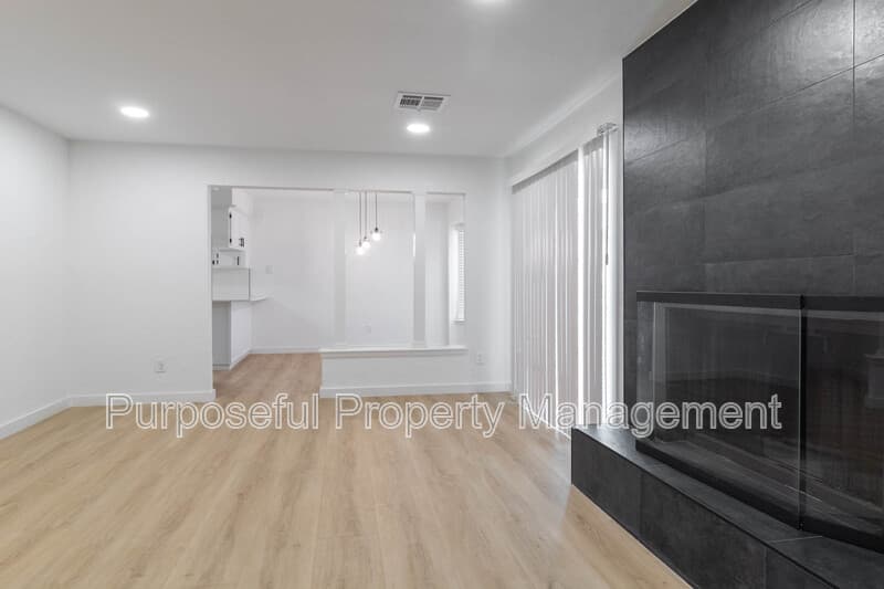 Spencer House: 8913 Bentree Country Way