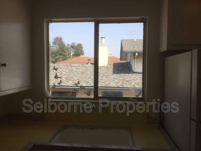 San Leandro House: 529 Callan Ave