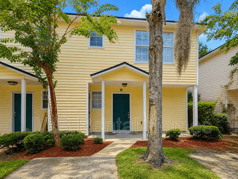 Atlantic Beach Townhome: 69 W 5th St