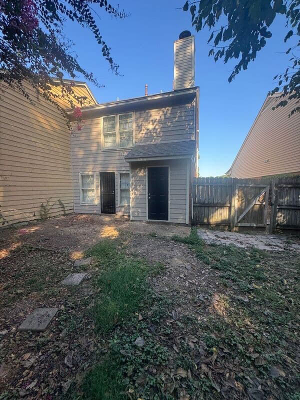 Memphis House: 6343 Kirby Downs Dr
