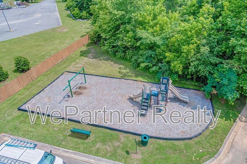 Jasper Townhome: 21 Flint Dr.