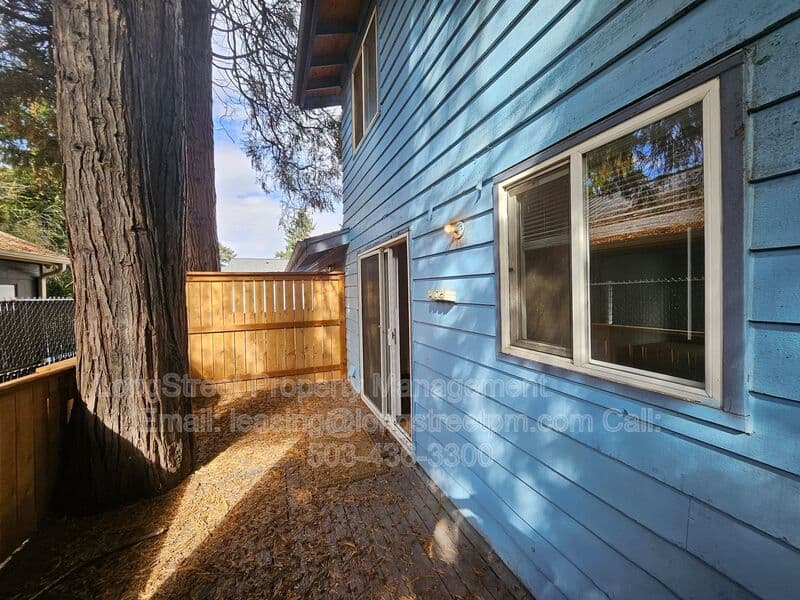Beaverton Condo: 14173 SW Allen Blvd