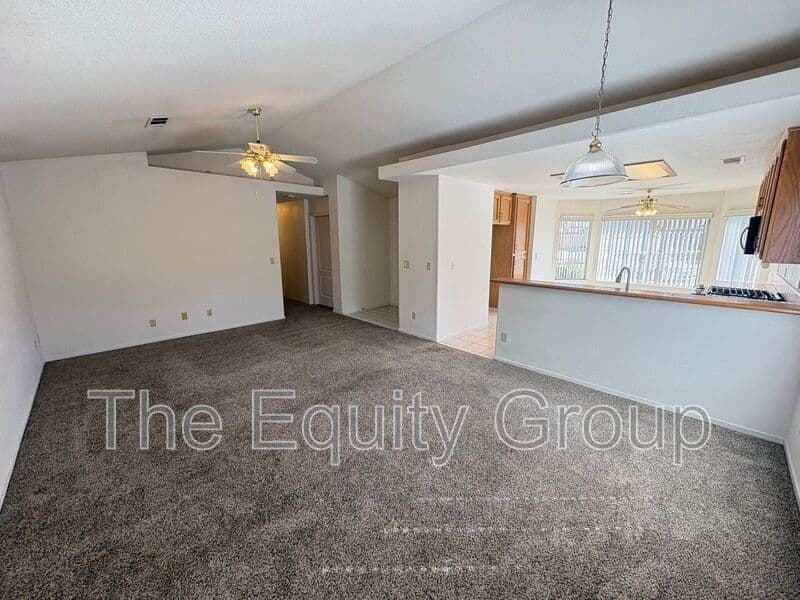 Visalia House: 323 South Citrus Court
