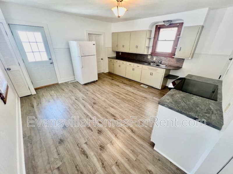 Evansville House: 2215 West Delaware Street