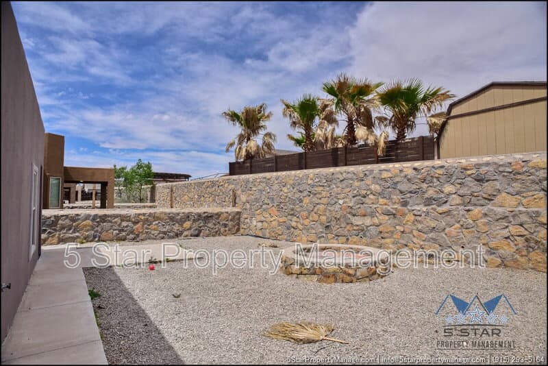 El Paso House: 14373 High Rock Drive !!