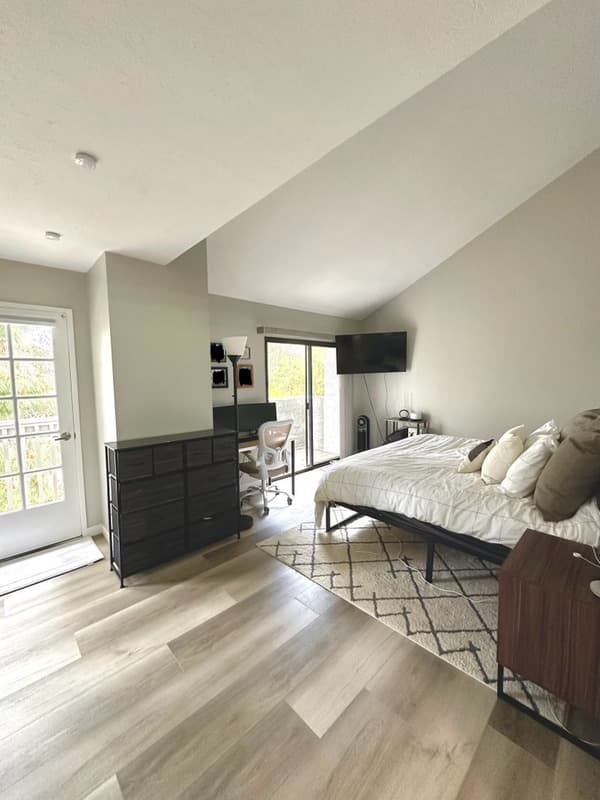 La Jolla Condo: 8750 Villa La Jolla Drive #69 - 69