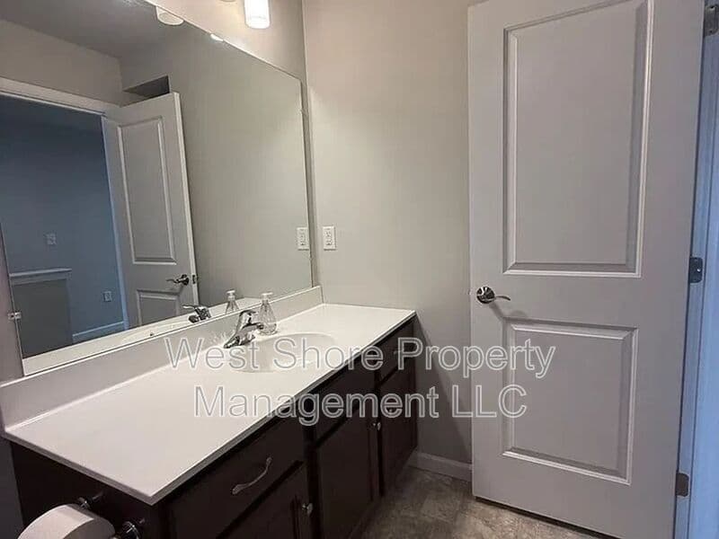 Mechanicsburg House: 1679 Haralson Drive