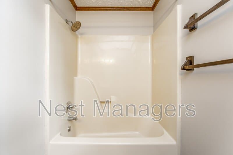 Fayetteville House: 3597 Hastings Drive
