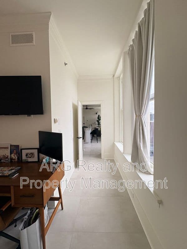 Atlanta House: 57 Forsyth St
