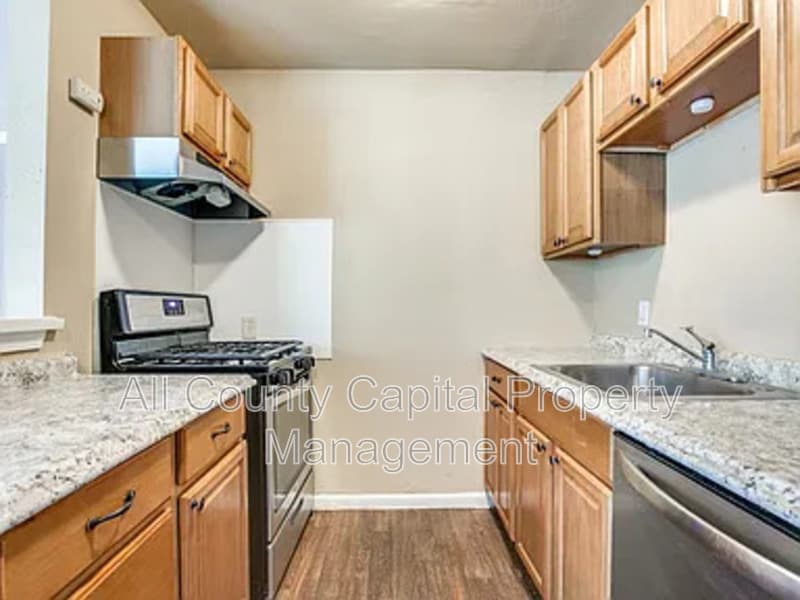 San Antonio Condo: 216 Lucas St