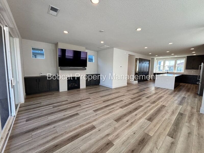 Carson City House: 1128 Grove St