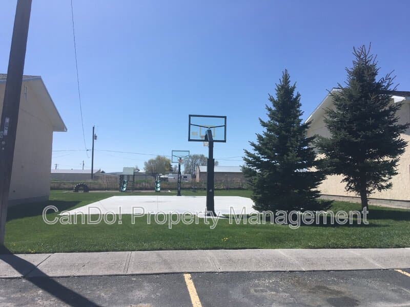 Blackfoot Condo: 260 Carol Dr.