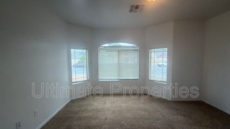 Glendale House: 7145 W Maryland Ave
