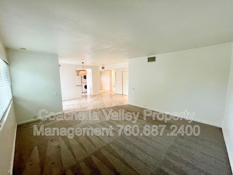 Palm Springs Condo: 400 N Sunrise Way