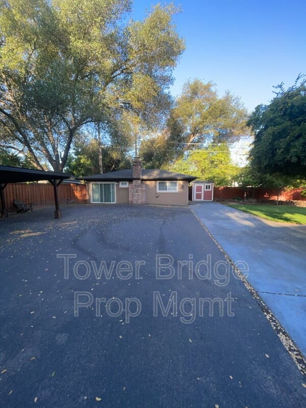Fair Oaks Condo: 5770 Hoffman Ln