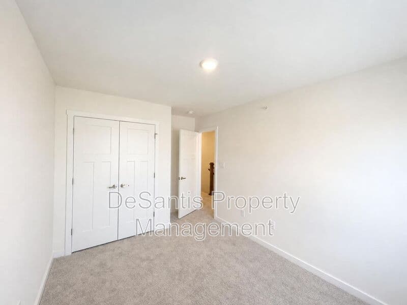 Imperial House: 1806 Canterbury Drive