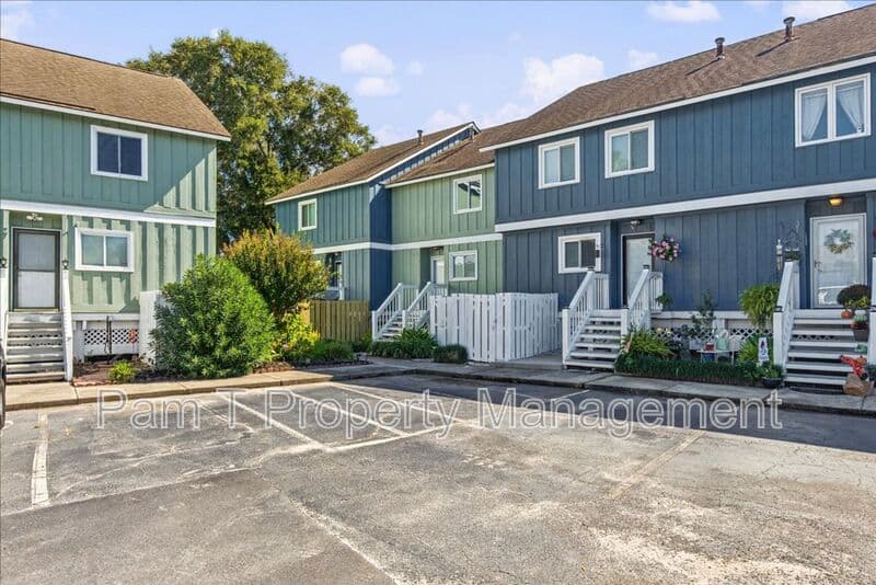 Savannah Townhome: 12502 Apache Ave