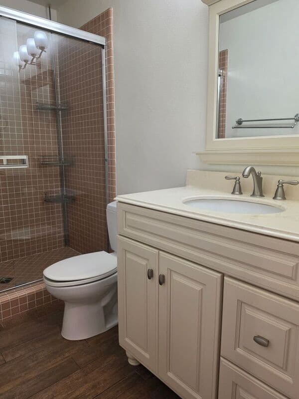 Tustin House: 12425 Woodhall Way
