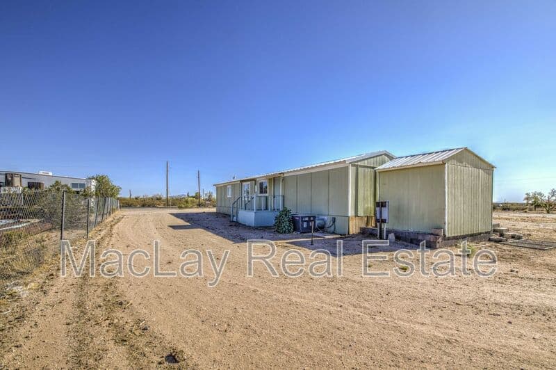 Florence House: 20968 E Florence Kelvin Hwy