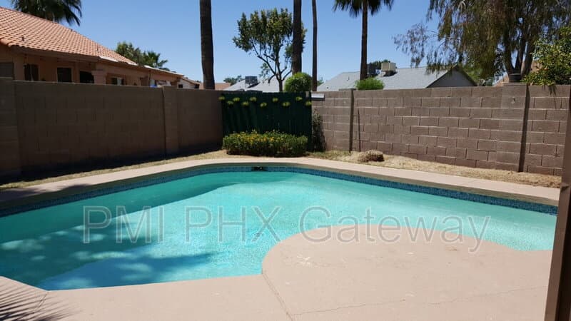 Glendale House: 6702 N. 89th Ave.