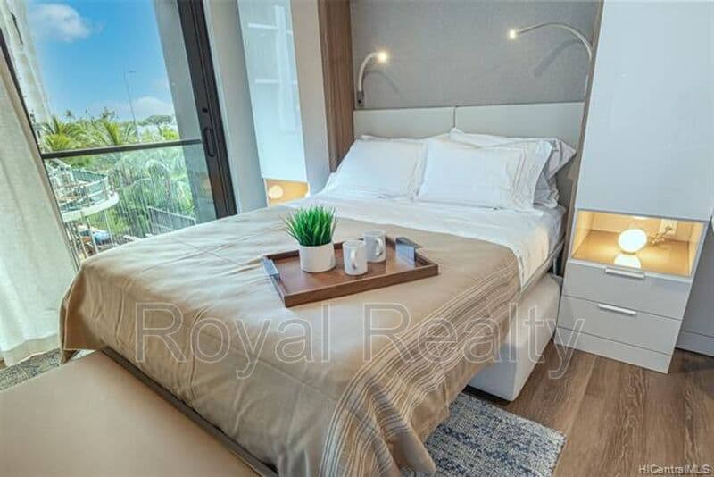 Honolulu Condo: 987 Queen St
