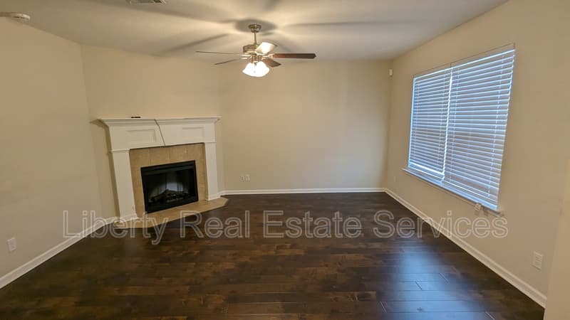 Hinesville House: 1318 Evergreen Trl
