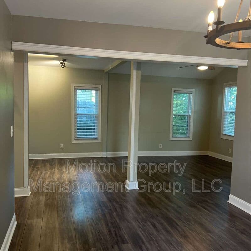 Decatur House: 784 Hillmont Avenue