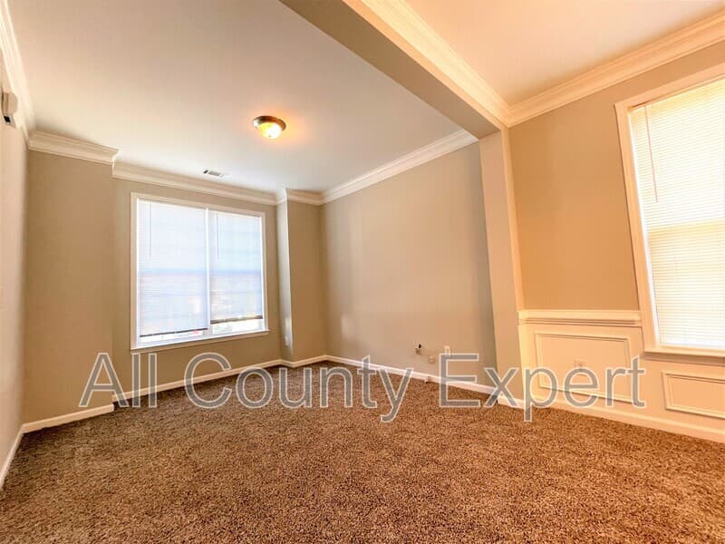 Snellville House: 2370 Temple View Ct