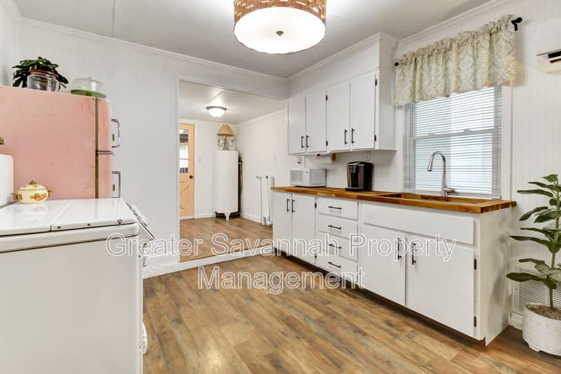Rincon House: 304 East Fourth Street