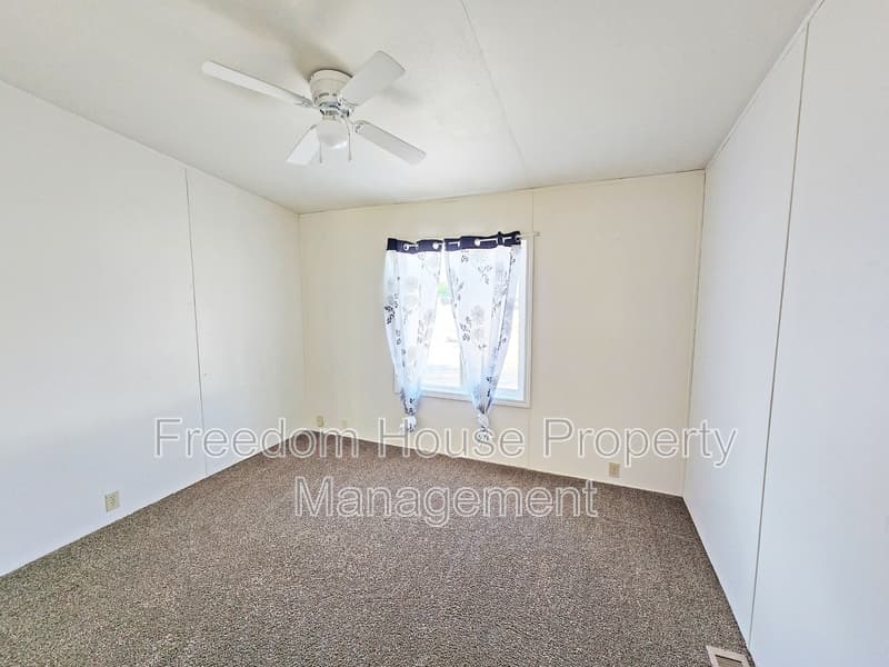 Pahrump House: 1700 Keenan Way